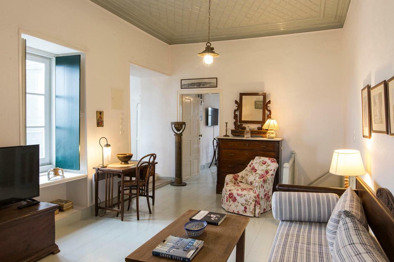 Two Olive Trees Guest House Spétses Екстериор снимка