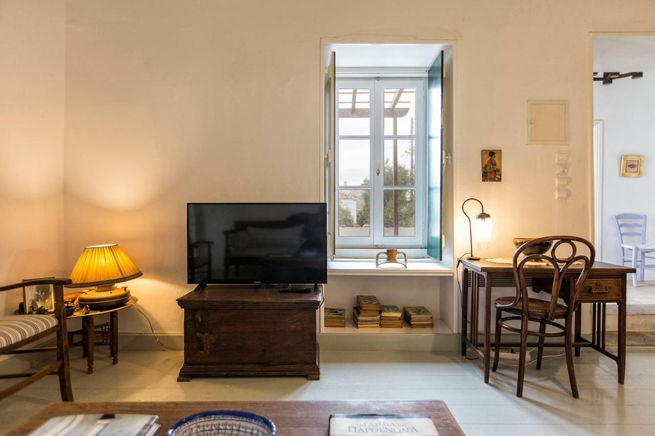 Two Olive Trees Guest House Spétses Екстериор снимка