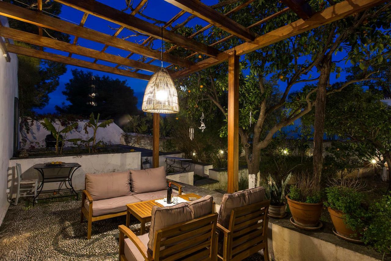 Two Olive Trees Guest House Spétses Екстериор снимка