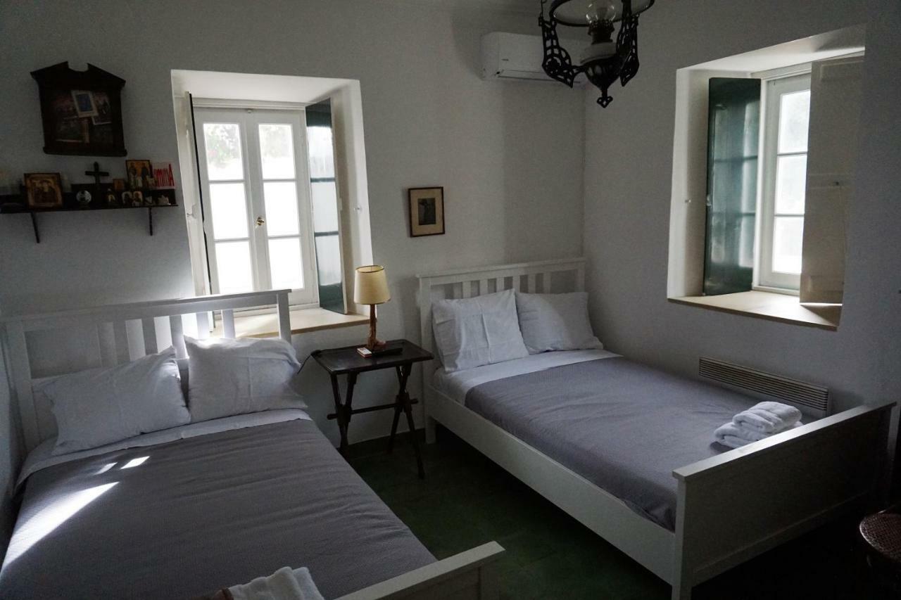 Two Olive Trees Guest House Spétses Екстериор снимка